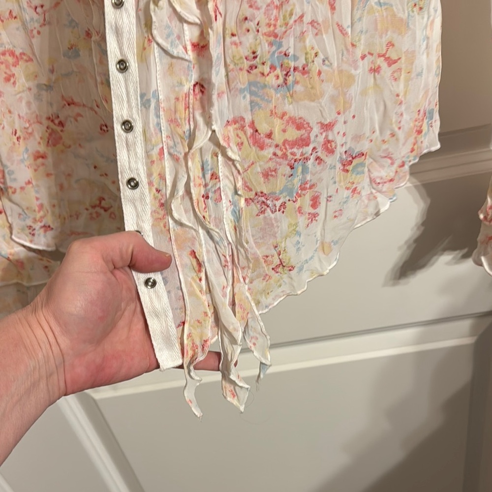 Floral Ruffle Blouse - Picture 4 of 6